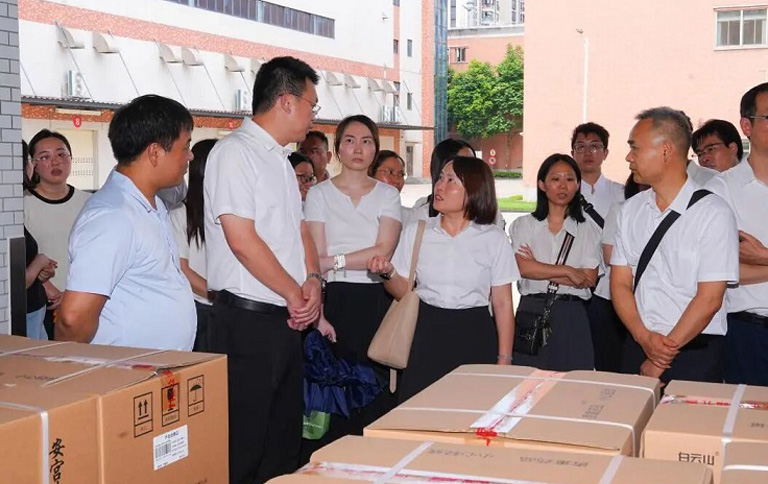 对标智能制造标杆 共谋高质量发展新篇——星群公司赴白云山中一奇星药业开展专题学习交流