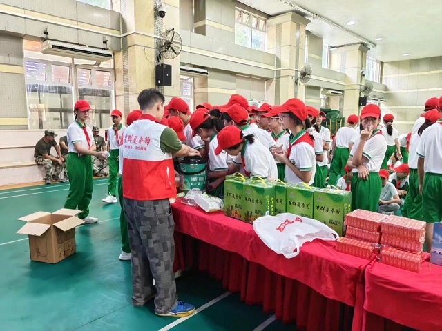 “双非遗”赋能开学季，星群公益护航高校军训