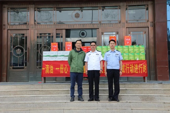 情系一线护平安！白云山星群联合青海省医药公司向海西州公安局捐赠爱心物资一批